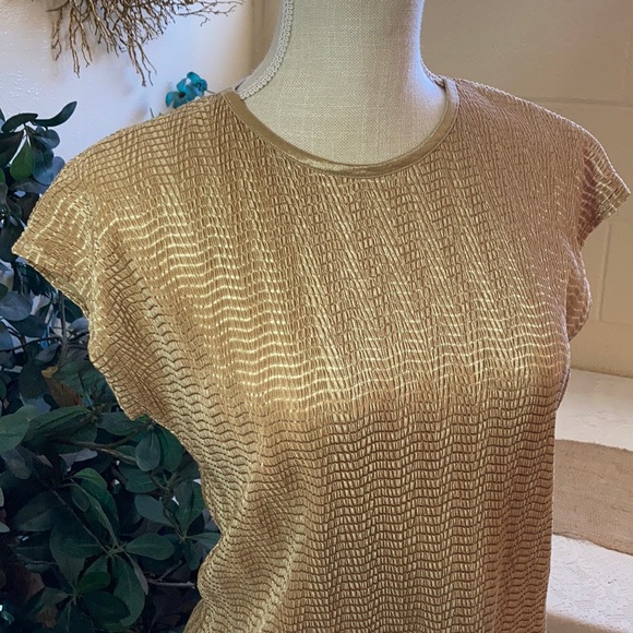 TanJay Gold Top - Picture 2 of 5